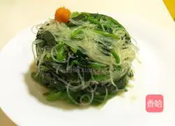 Illustration of how to make spinach vermicelli 3