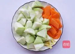 Illustration of how to make loofah, edamame and shrimp soup 2