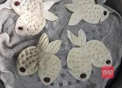 Illustration of how to make Pisces steamed buns 14