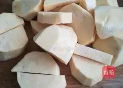 Illustration of how to make sweet potato and purple potato pancakes 1