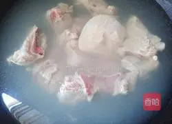 Lotus root and mung bean pork ribs soup recipe 3