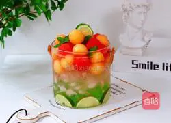 Illustration of how to make fruit tea bubble drinks 10
