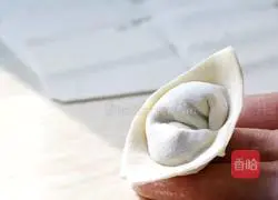 Illustration of how to make sea cucumber and shrimp wontons 13