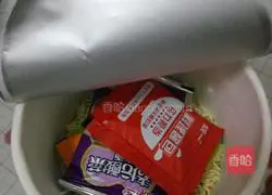 Illustration of how to make pickled cabbage instant noodles 2