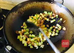 Illustration of how to make mushroom and mutton noodles 8