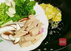 How to stir-fry instant noodles Illustration 4