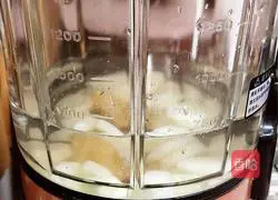 Illustration of how to make cranberry yam soup (strengthening the spleen and nourishing the skin) 6