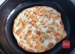 Illustration of how to make multi-layered scallion pancakes 7