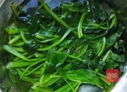 Spinach and Pork Liver Soup Recipe Illustration 7