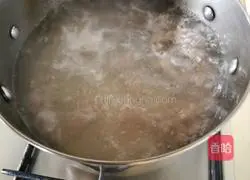 Illustration of hand-beating beef soup 14