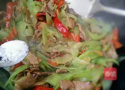 Illustration of how to make fried meat with lettuce 9