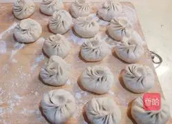 Illustration of how to make rapeseed and mushroom fried buns 6