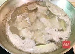 Barley, winter melon and pork ribs soup recipe 4