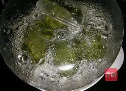 How to make green leaf bean paste buns Illustration 16