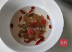 Illustration of how to make rock sugar, snow pear and red date soup 4