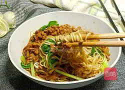 Illustration of how to make Sauce Pork Noodles 13