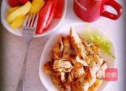 Illustration of how to make Tianjin snacks with fork 7