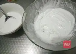 Illustration of how to make frosting cookies 10