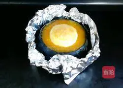 Illustration of how to make pumpkin baked eggs 10