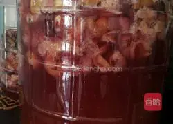 Illustration of making homemade wine 7