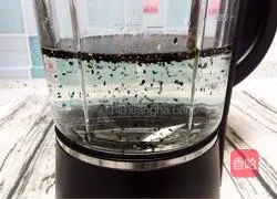 Black bean and black sesame paste (wall-breaking machine version) recipe 5