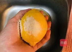 Illustration of homemade Sichuan clam peel and lemon paste 3