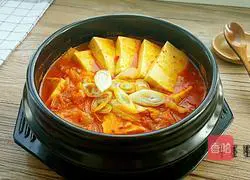 Illustration of how to make spicy cabbage and tofu soup 8