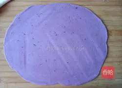 Illustration of how to make purple potato double-color rolls 5