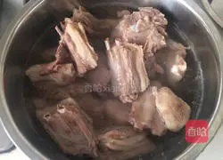 Illustration of how to make lamb chops and radish soup 2