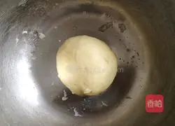 Crispy and delicious baby snacks, homemade soda crackers that can supplement calcium, illustrations of how to make additive-free baby food supplements 3