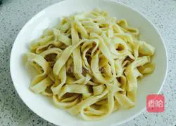 Illustration of how to make tomato and egg noodles 12