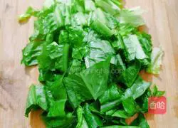 Illustration of how to make lettuce and egg soup 2