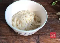 Illustration of how to make tomato and egg noodles 11