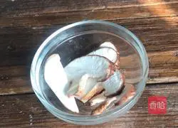 Illustration of how to make mushroom and potato soup 3