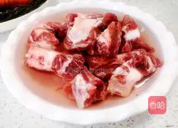 Illustration of how to make kelp and pork ribs soup 1