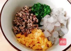 Illustration of how to make mushroom, cabbage and shrimp dumplings 2