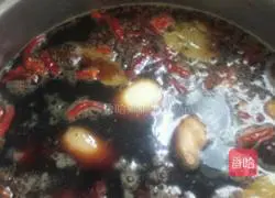 Illustration of braised pig trotters 6