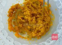 Illustration of how to make pumpkin steamed buns 4