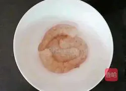 Illustration of how to make shrimp and egg noodles (baby food supplement) 1