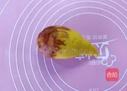 Illustration of how to make pumpkin steamed buns 13