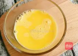 Illustration of how to make tender egg custard 1