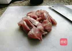 Illustration of how to make blood-tonifying and qi-enhancing soup 2