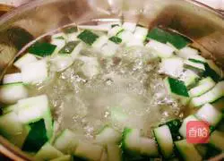 Pear stewed winter melon peel Practice illustration 4