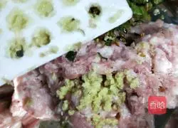 Illustration of how to make wasp vegetable and meat buns 4