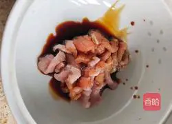 Illustration of how to make pickled vegetables, shredded pork and mushroom rice cake soup 3