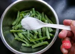 Illustration of how to make cold long beans 8