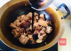 Illustration of braised pork ribs and noodles 8