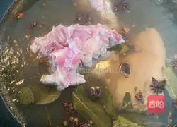 Illustration of how to make radish, yam and pork ribs soup 3