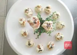 Illustration of how to make shrimp balls with mustard salad 5