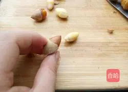 Red dates and longan blood-tonifying soup recipe 4